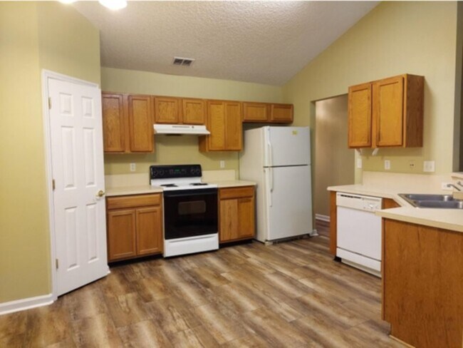 Building Photo - Ready for Move In