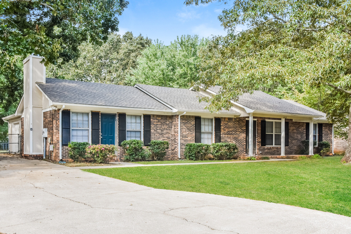 Primary Photo - Wonderful 3 Bedroom Brick House