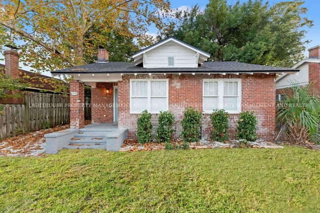 3 Bedroom, 2 Bath Home in Historic Riverside ? Fully Renovated! - 3 Bedroom, 2 Bath Home in Historic Riverside ? Fully Renovated!