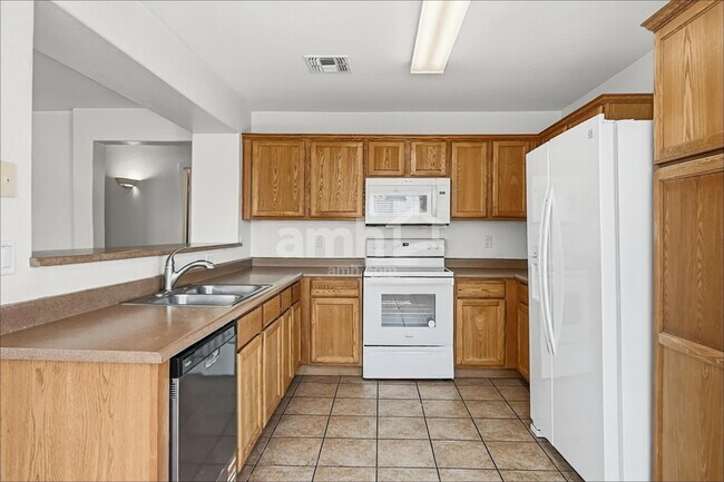 Foto del edificio - 236 W Angus Rd