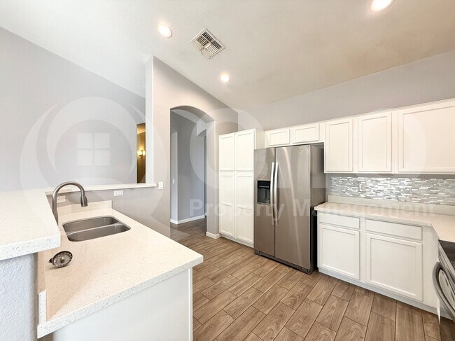 Building Photo - 318 S 124th Ave