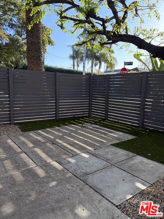 Building Photo - 2425 Ocean Ave