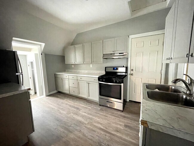 Foto del edificio - 31 Clayton Ave