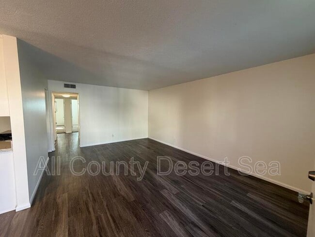 Building Photo - 1587 Coriander Dr
