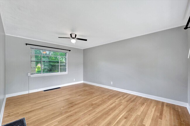 Building Photo - Sublease Available February 1st, 2026- Cha...