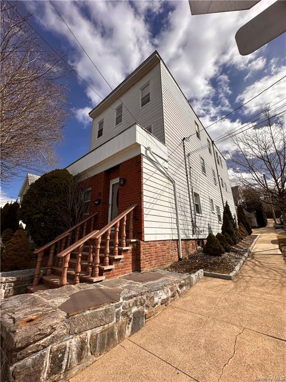 46 Ave, Yonkers, NY 10701 Room for Rent in Yonkers, NY