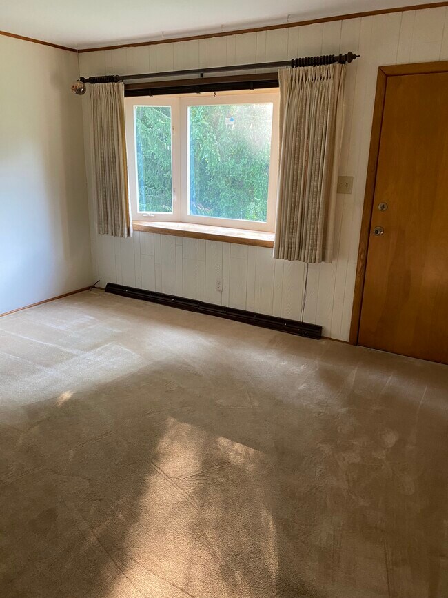 Upstairs den or office - 1011 Woodland Dr