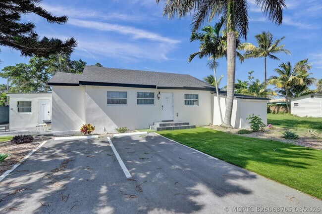 Foto del edificio - 8047 NW 1st Pl