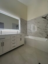 Building Photo - 3815 Sedgewood Way