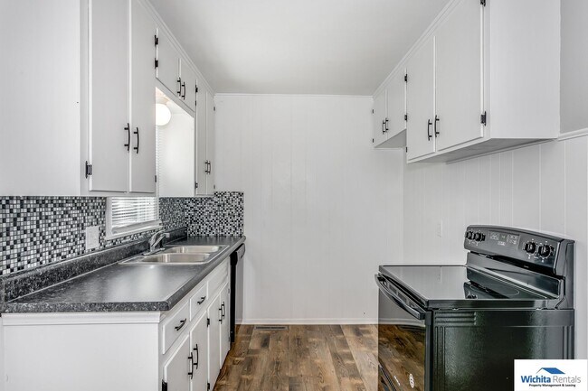 Foto del edificio - ***Showings starting 01/05/26***