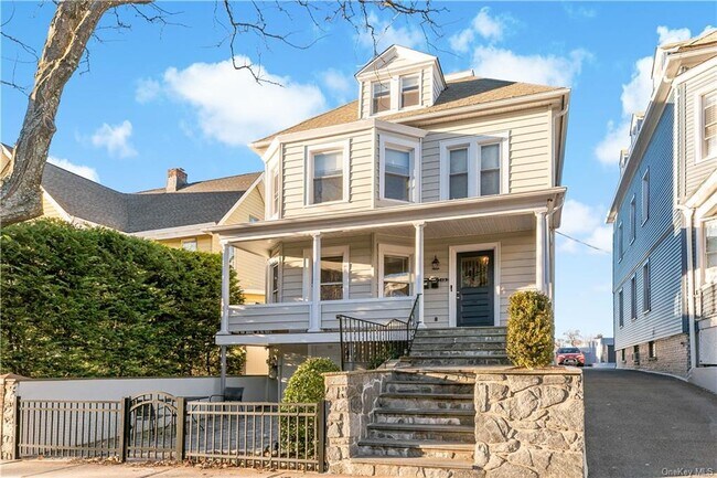 Building Photo - 131 Beekman Ave