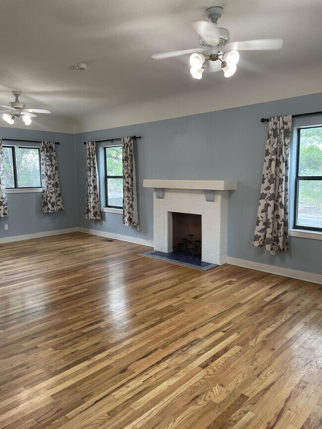 Foto del edificio - 437 Maple St NE