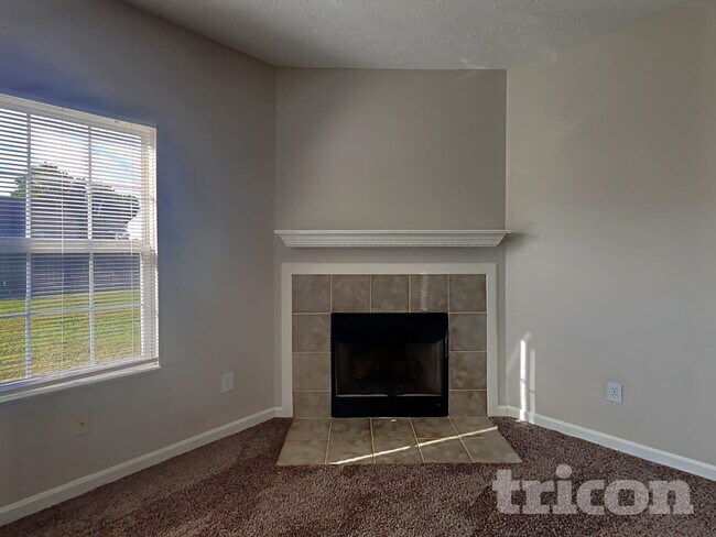 Building Photo - 1325 Yellowstone Cir
