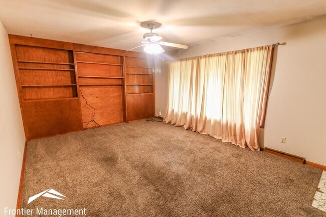 Foto del edificio - Lovely Single Family Home with Spacious Li...