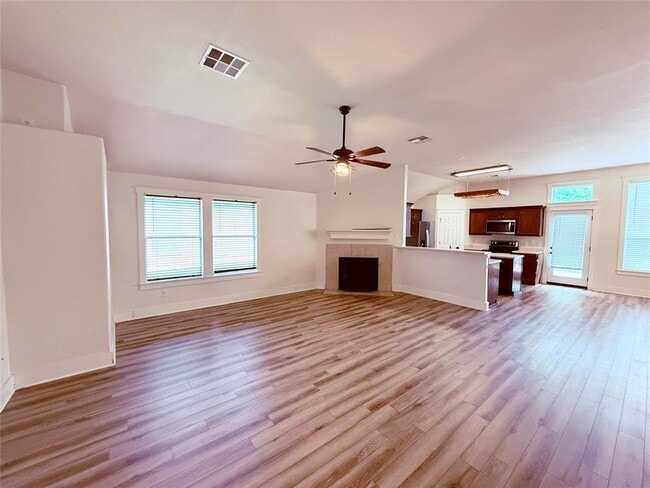 Building Photo - 207 Mollie Dr