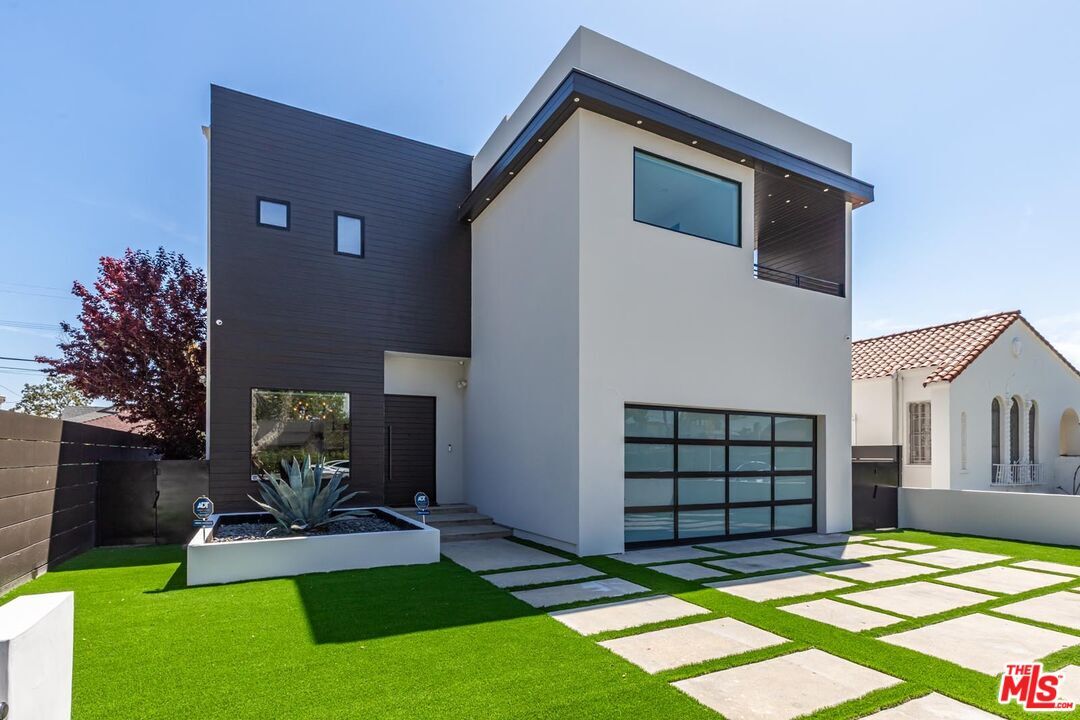 Foto principal - 458 S Sycamore Ave