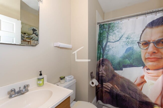 Foto del edificio - Brighton 3 Bedroom Available 9/1