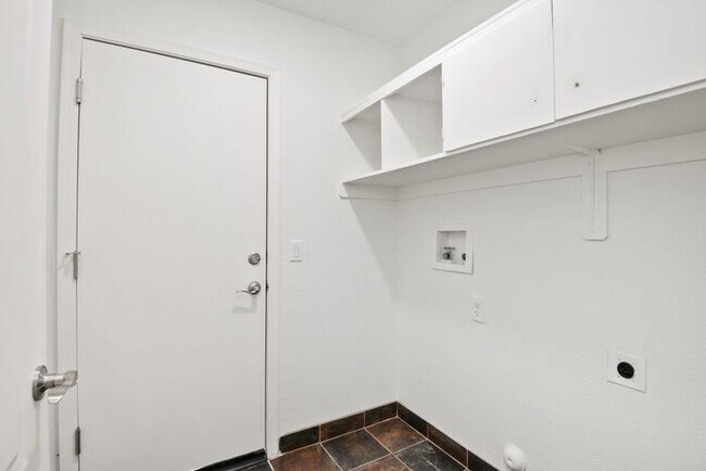 Building Photo - Amazing Single Family Home for Rent in Tucson
