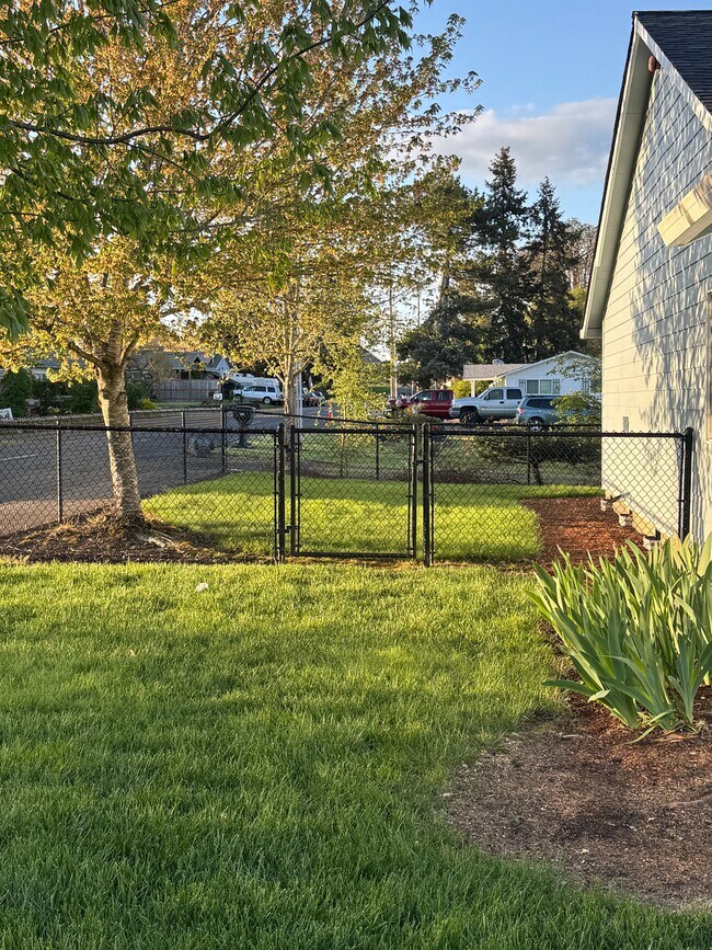 Foto del edificio - 400 E Washington St