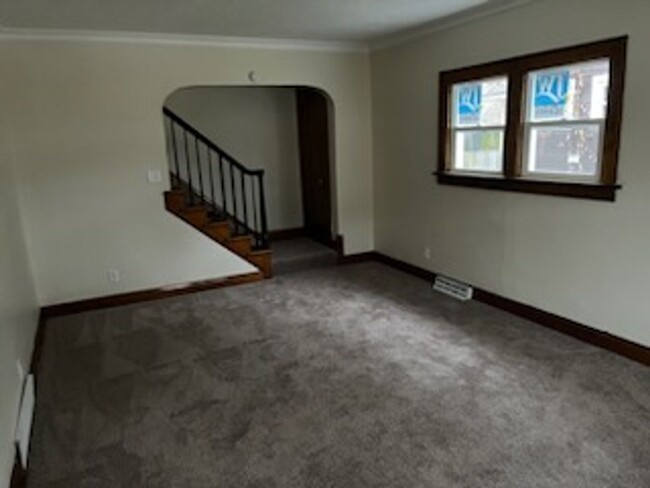 Building Photo - Spacious 3 Bedroom House Located near "The...