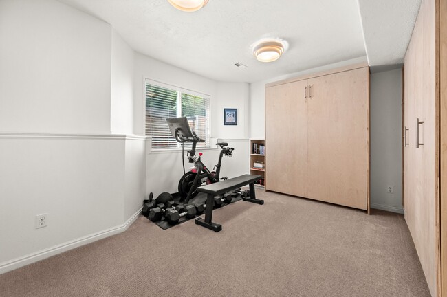 Building Photo - 2326 E Sky Pines Ct