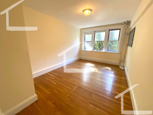 Photo - Large 2 Bed Available NOW!!! House