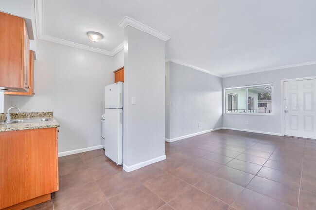 Foto del edificio - 521 NE 82nd Terrace