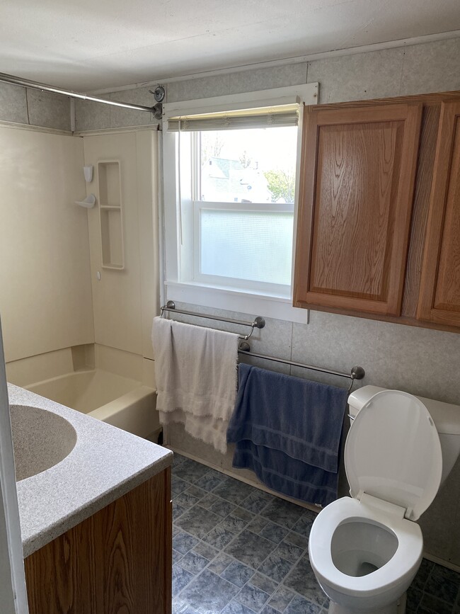 Bathroom - 452 S Jackson St