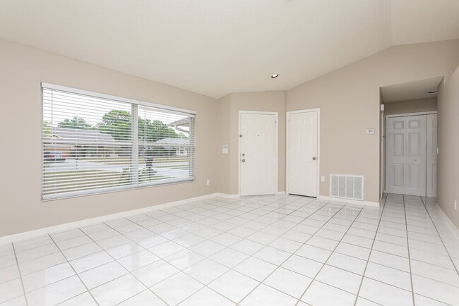 Building Photo - 8129 Cloverglen Cir
