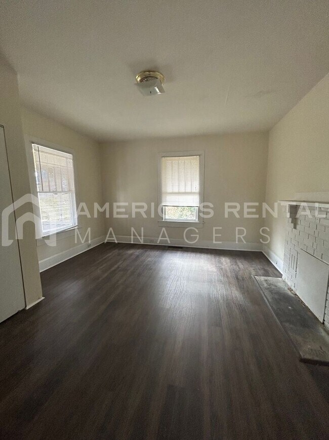 Foto del edificio - Home for rent in Tarrant!! COMING SOON!