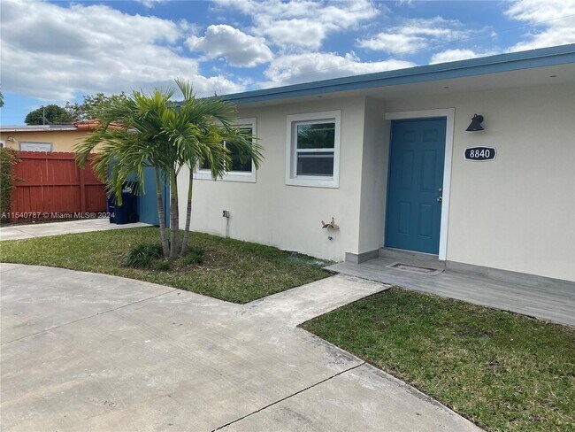 Foto del edificio - 8840 SW 18th Terrace