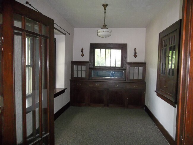 Building Photo - 651 Whedbee St