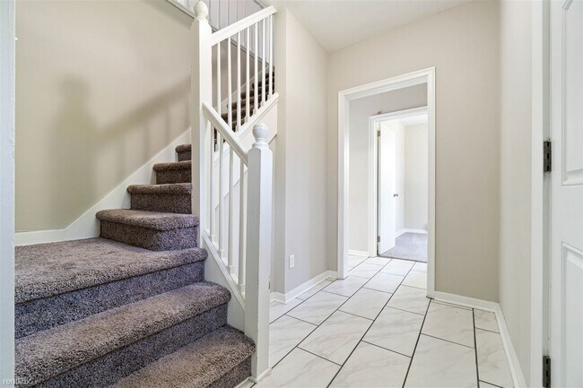 Building Photo - 4 br, 2.5 bath House - 117 Crescent Hills ...