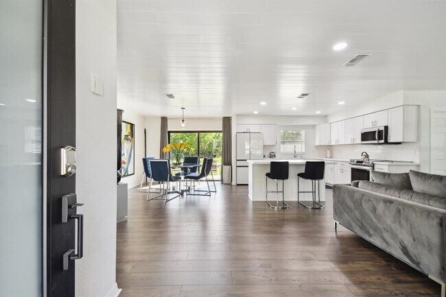 Foto del edificio - 31520 Hunt Club Ln