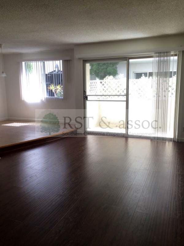 Foto del edificio - 11840 Gorham Ave