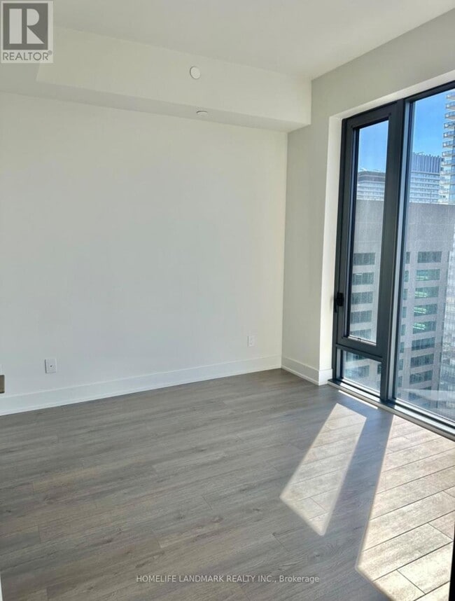 Building Photo - 8 Cumberland St