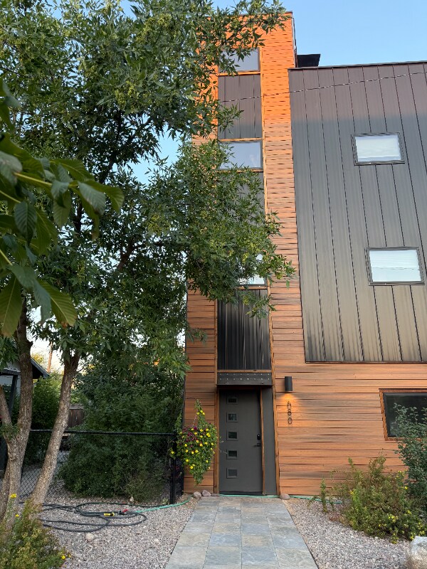 Foto del edificio - 680 S Johnson St