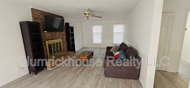 Foto del edificio - 438 Blue Rock Dr