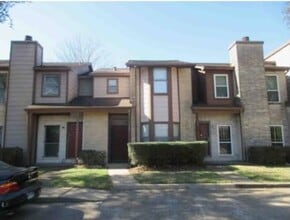 Building Photo - 12300-12300 Brookglade Cir