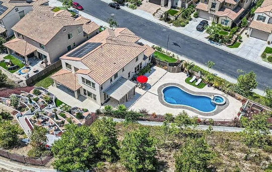Building Photo - 431 Machado Way