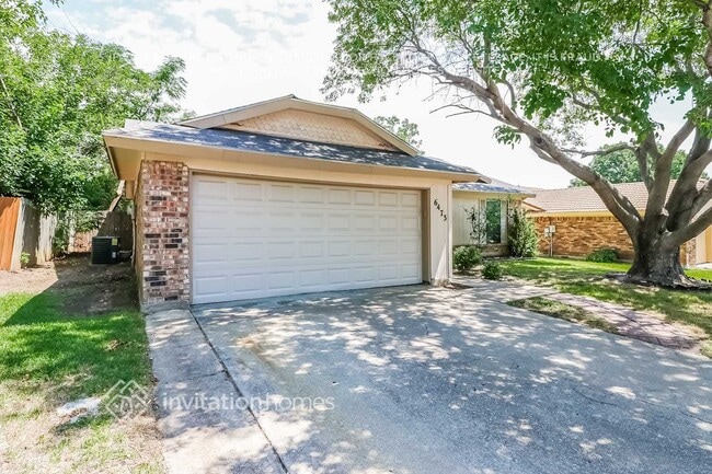 Building Photo - 6473 Green Ridge Dr