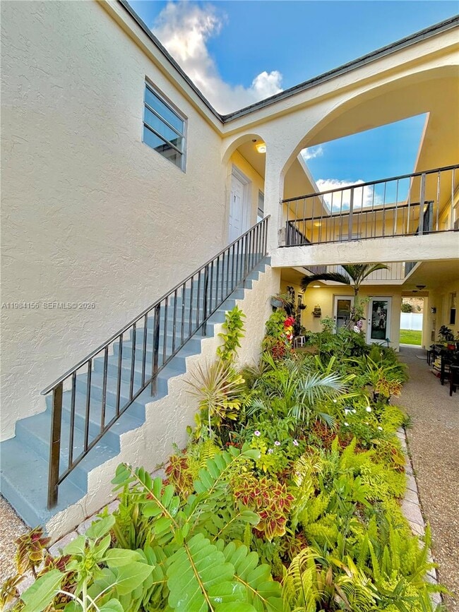 Building Photo - 1477 SW 24th Ct