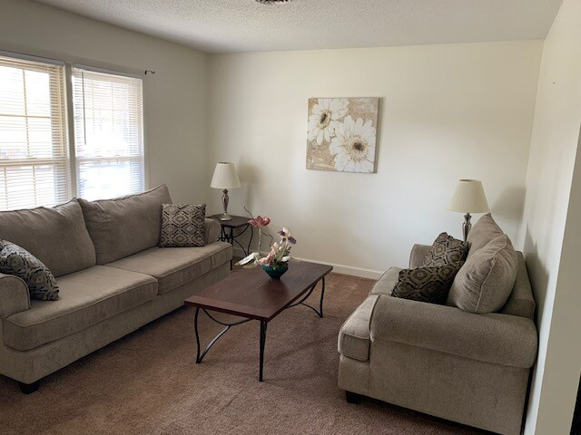 Foto del edificio - 369 Crabapple Cir