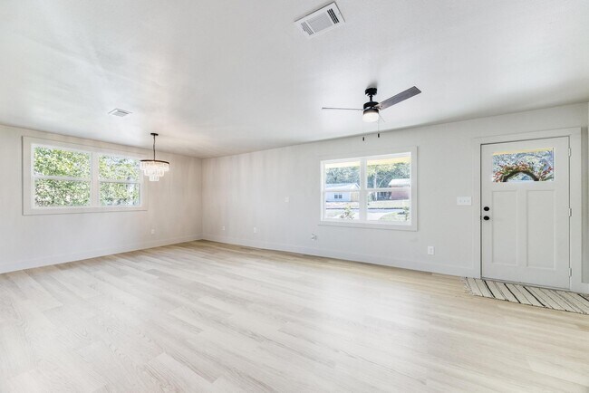 Foto del edificio - 506 Forrest Ct