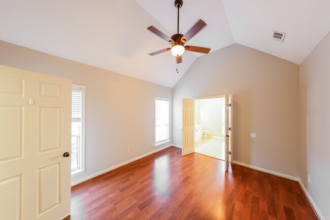 Foto del edificio - 349 Camden Cove Cir