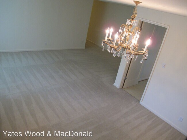 Building Photo - 1206 Queen Anne Ave N