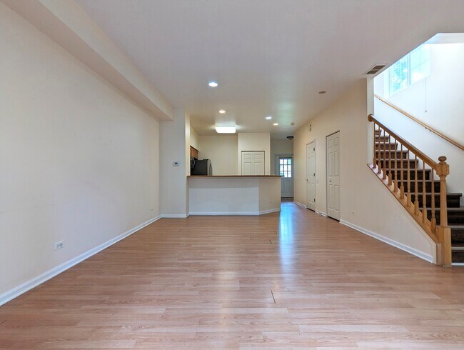 Foto del edificio - 2548 Carrolwood Rd