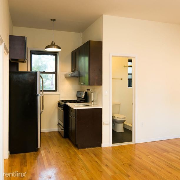 Foto principal - 702 Fairview Ave