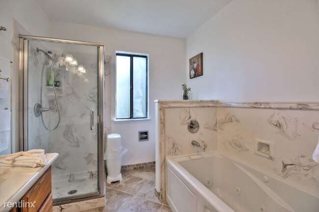 Building Photo - 3 br, 2.5 bath Townhome - 4081 Elisa Cmn