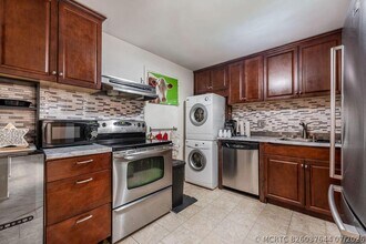 Building Photo - 3680 Inverrary Dr